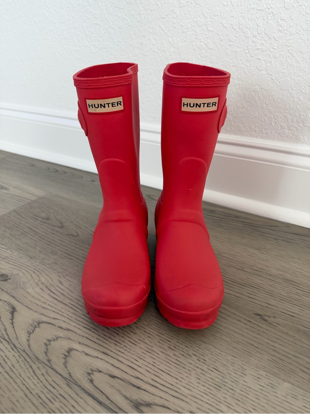 Hunter Women's Short Red Matte Rain Boots - Size 5
